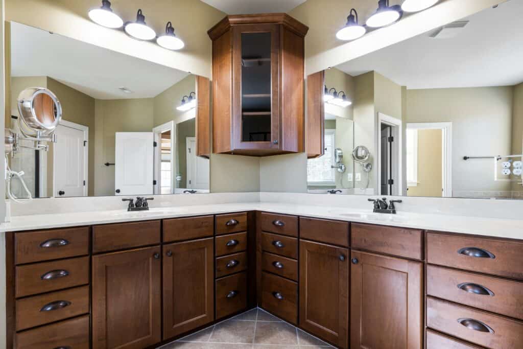 Wood vs. Plastic Bathroom Cabinets